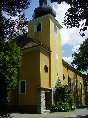 Nová Ves nad Váhom - Kostol