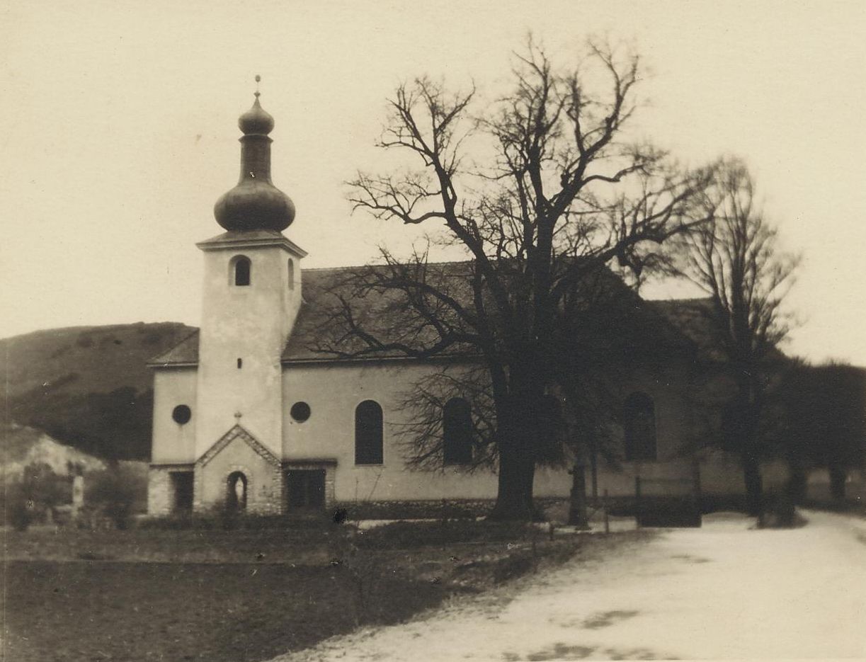 Rímsko-katolícky kostol sv. Martina - Nová Ves nad Váhom